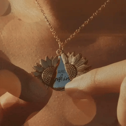 You Are My Sunshine – Halskette mit offenem Medaillon und Sonnenblumenmotiv